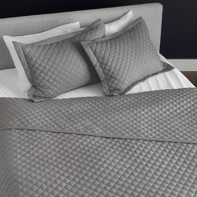 Jennifer Adams Home Solana Diamond 3-piece Quilted Blanket Set